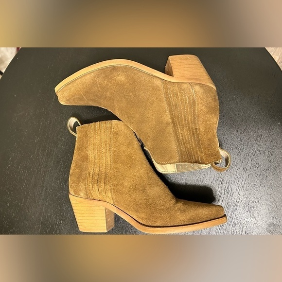 Zara Shoes - Zara Women's Pointed Toe Pull-on Block Heels Suede Ankle Bootie
